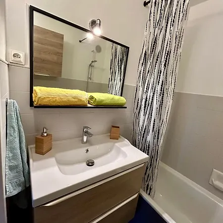 Apartment Cocoon Vue ☆ En Face Du Port De ☆ *